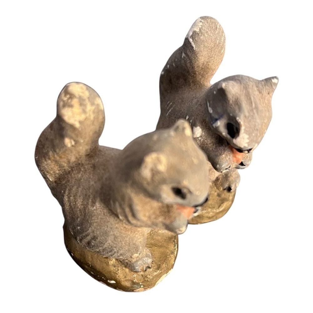 Vintage Painted Chalkware Gray Squirrel Miniature Figurines Pair Eating Nuts 2” - Picture 7 of 8